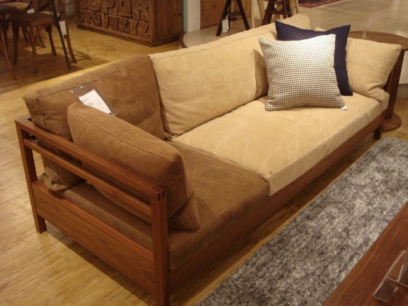 広松木工 RIPOSO（リポーゾ）シリーズの木枠ソファ – リビングハウス