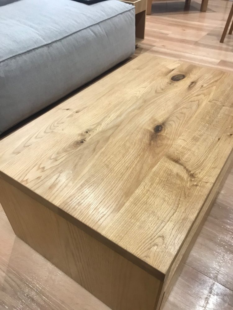 リビングハウス　無垢　リビングテーブル　おしゃれ　かっこいい　天然木 　オーク材